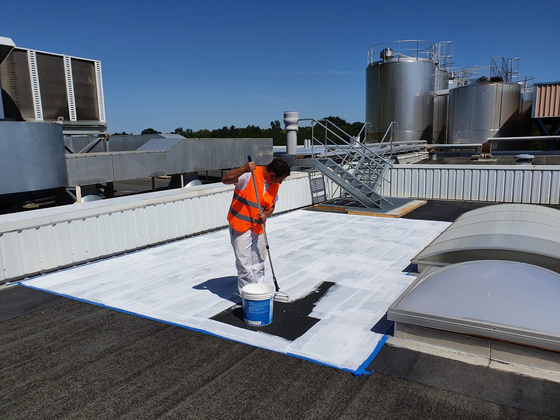 Peinture isolante thermique : notre avis sur son efficacité réelle