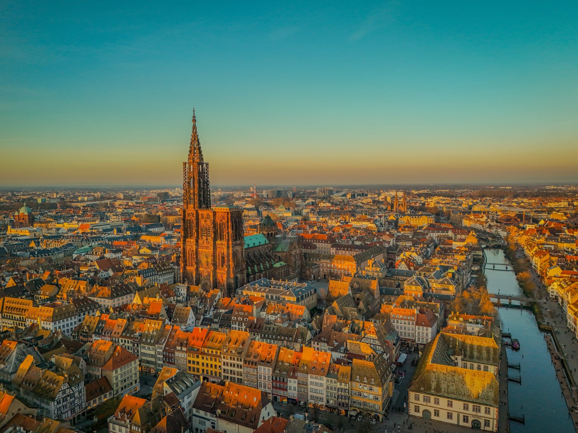 Vue aérienne de Strasbourg et de sa cathédrale